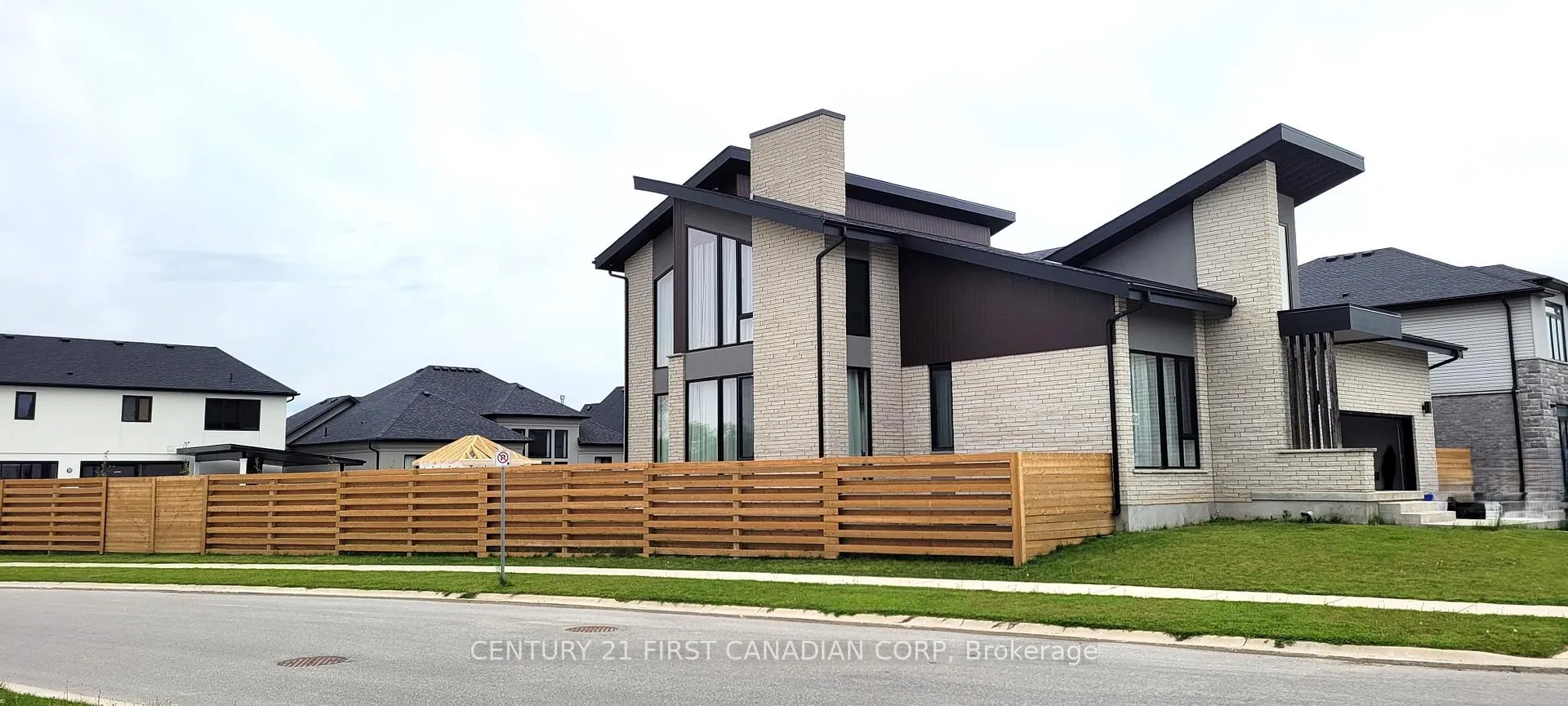 Photo 3 of 3533 Silverleaf Chase, London, South V — HOMEH
