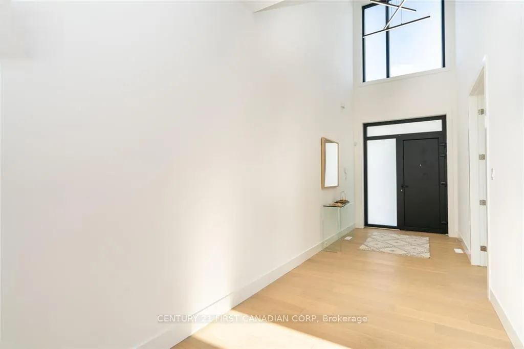 Photo 4 of 3533 Silverleaf Chase, London, South V — HOMEH
