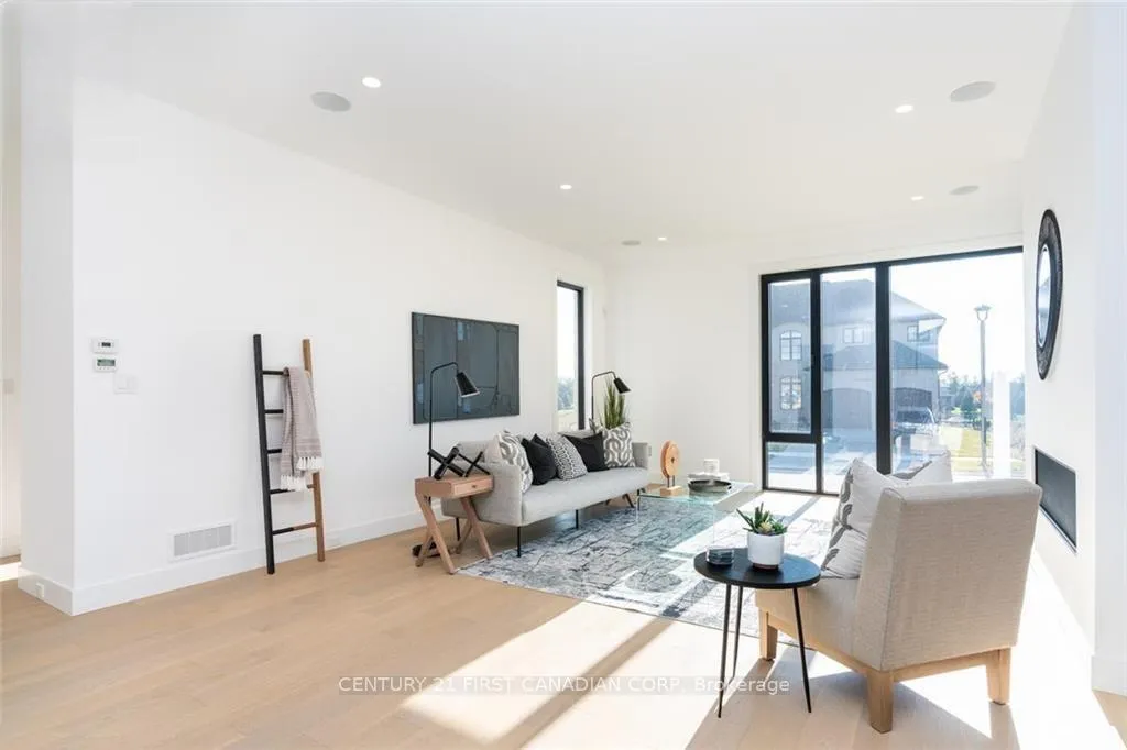 Photo 6 of 3533 Silverleaf Chase, London, South V — HOMEH