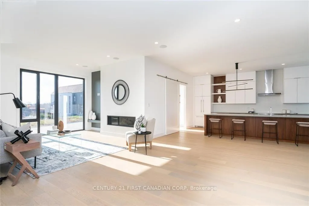 Photo 10 of 3533 Silverleaf Chase, London, South V — HOMEH