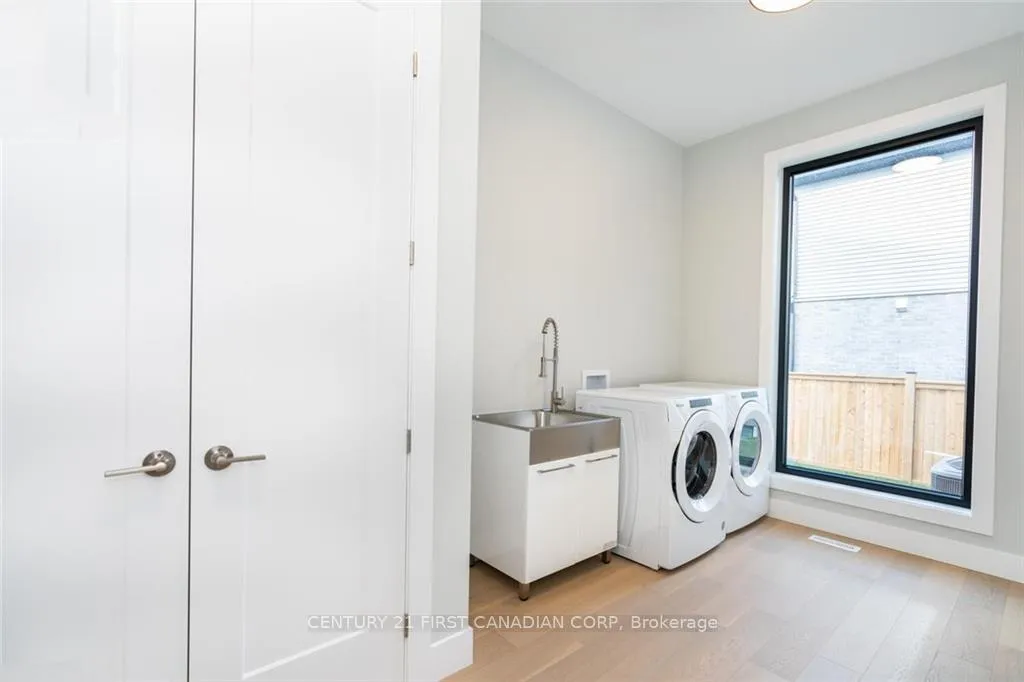 Photo 22 of 3533 Silverleaf Chase, London, South V — HOMEH