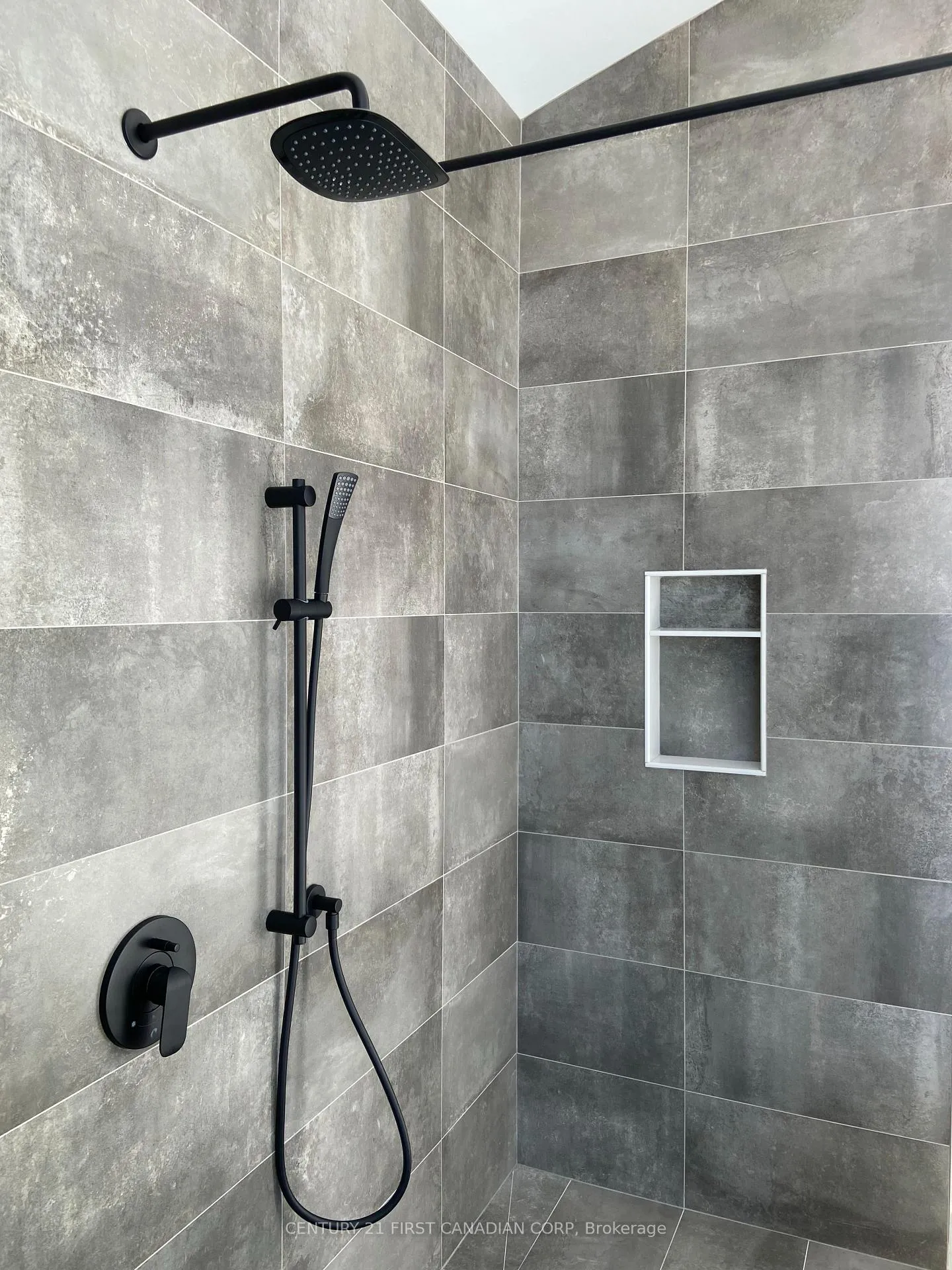 Photo 29 of 3533 Silverleaf Chase, London, South V — HOMEH