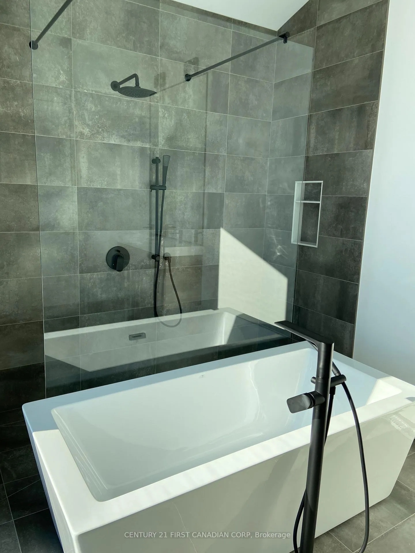 Photo 30 of 3533 Silverleaf Chase, London, South V — HOMEH