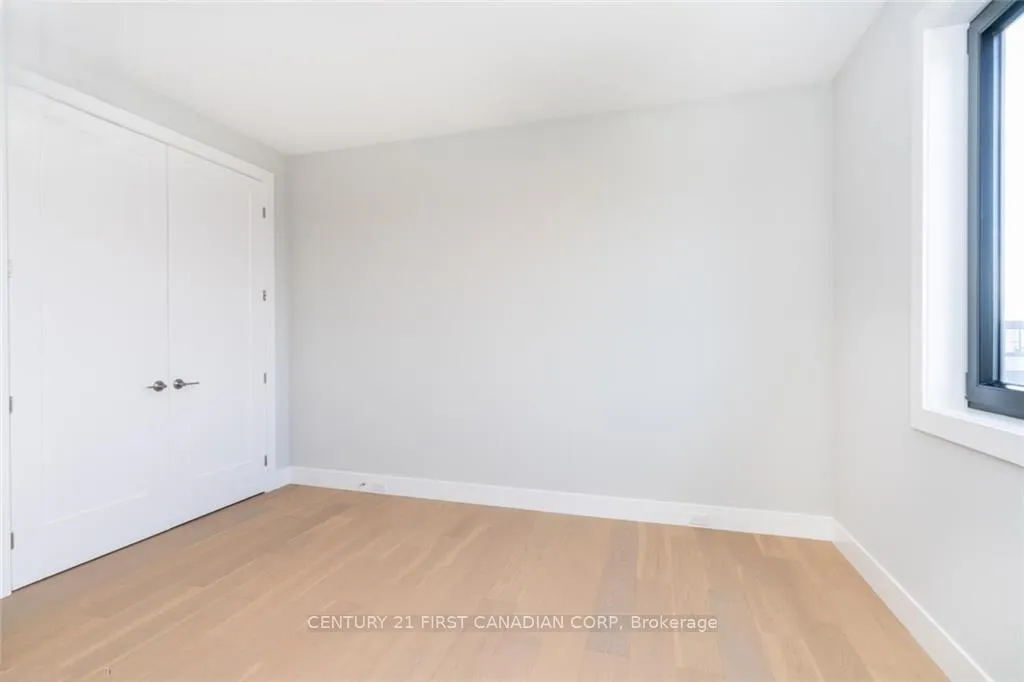 Photo 32 of 3533 Silverleaf Chase, London, South V — HOMEH