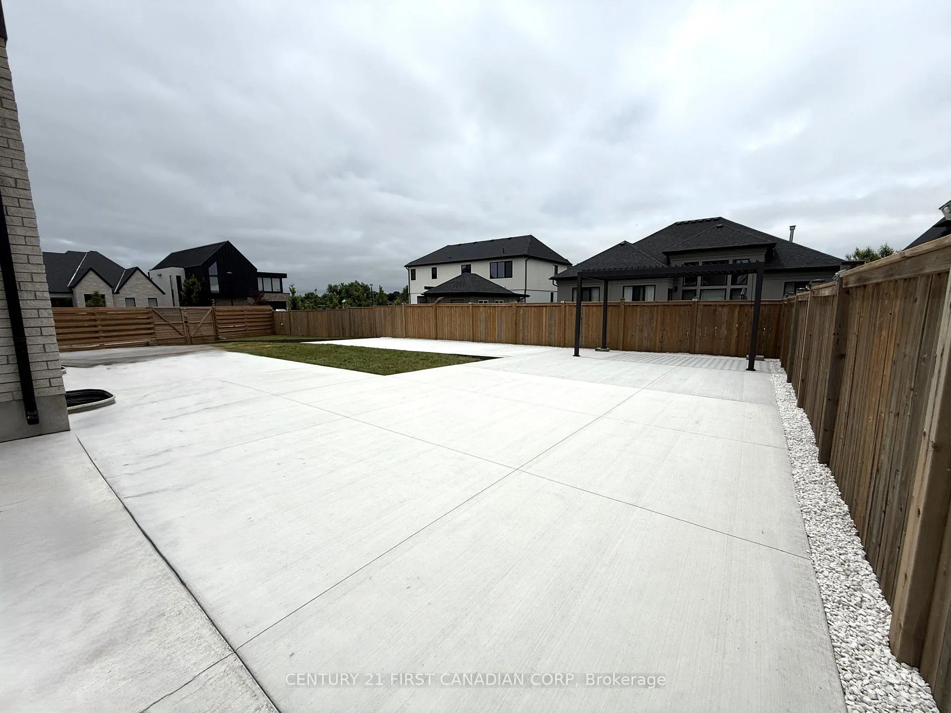 Photo 38 of 3533 Silverleaf Chase, London, South V — HOMEH