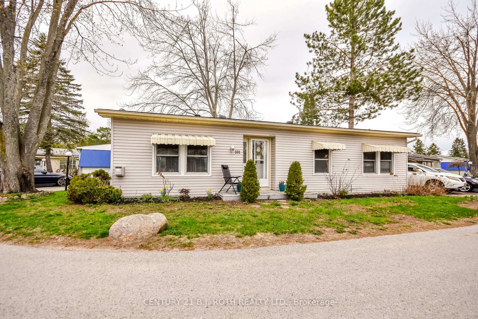Photo 1 of 101 Linden Lane, Innisfil, Rural Innisfil — HOMEH