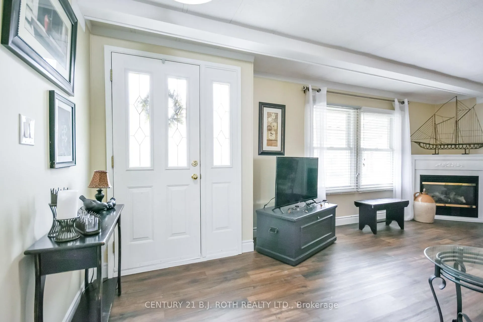 Photo 2 of 101 Linden Lane, Innisfil, Rural Innisfil — HOMEH