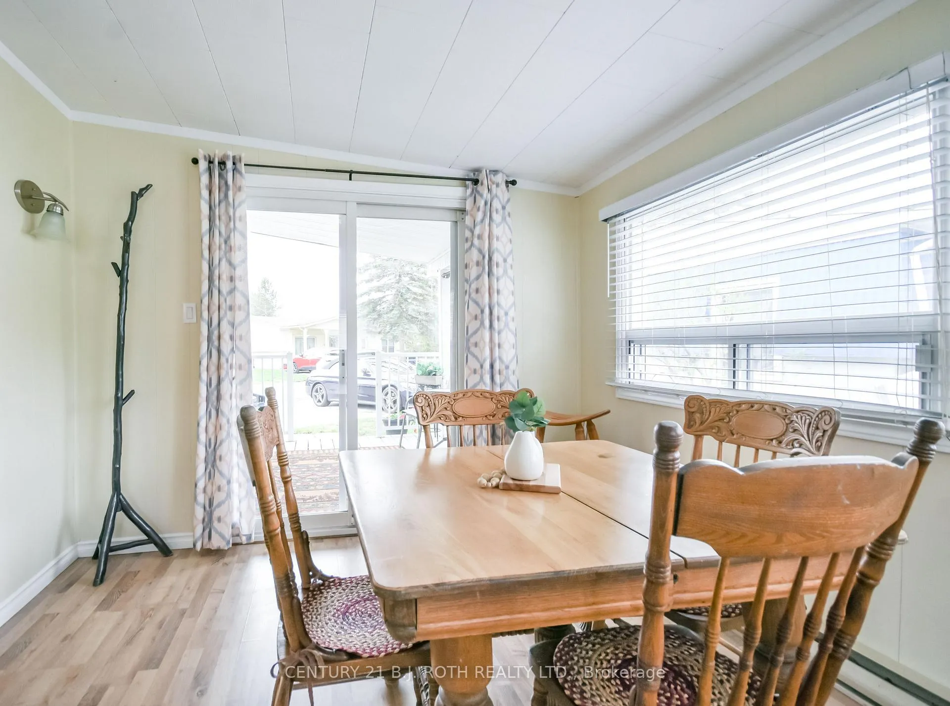 Photo 13 of 101 Linden Lane, Innisfil, Rural Innisfil — HOMEH