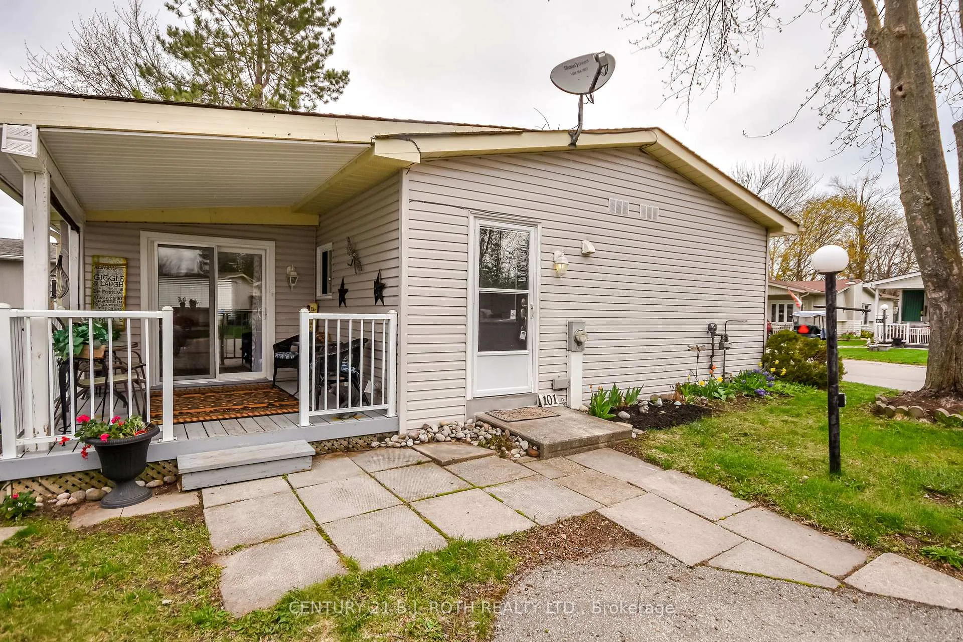 Photo 21 of 101 Linden Lane, Innisfil, Rural Innisfil — HOMEH