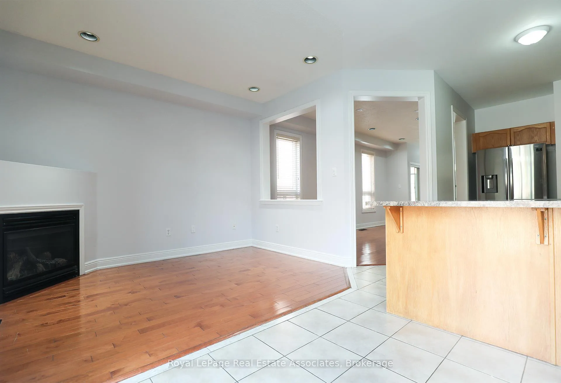 Photo 6 of 124 Nathaniel Crescent, Brampton, Bram West — HOMEH