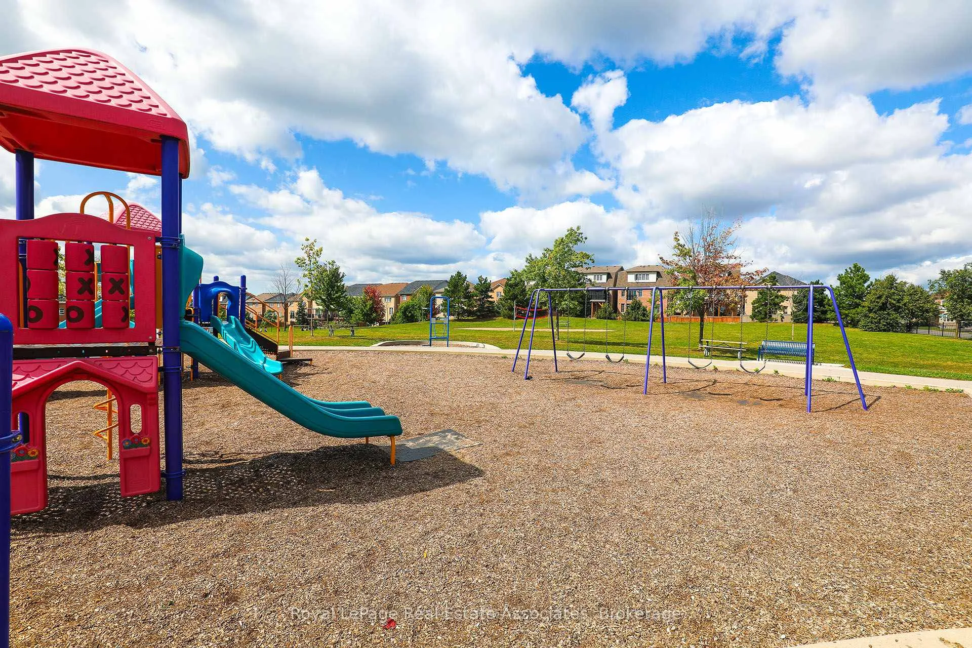 Photo 13 of 124 Nathaniel Crescent, Brampton, Bram West — HOMEH