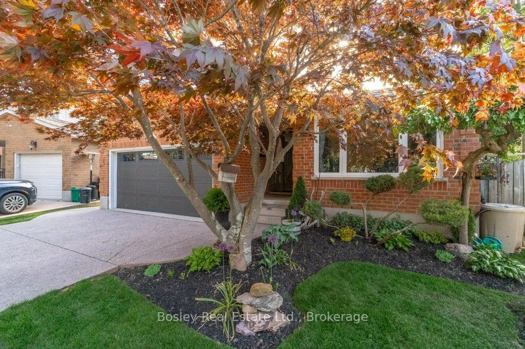 Photo 6 of 44 Windermere Court, Kitchener, Forest Heights — HOMEH