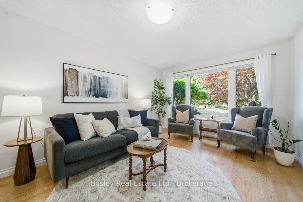 Photo 11 of 44 Windermere Court, Kitchener, Forest Heights — HOMEH