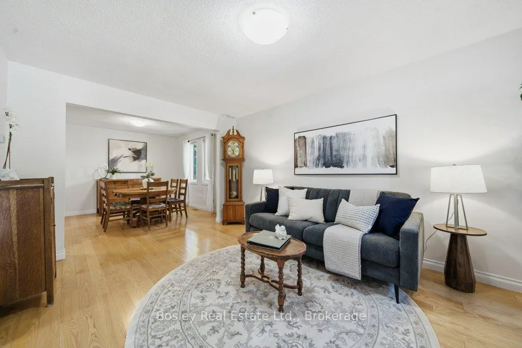 Photo 12 of 44 Windermere Court, Kitchener, Forest Heights — HOMEH