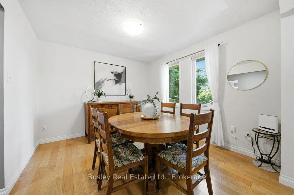 Photo 13 of 44 Windermere Court, Kitchener, Forest Heights — HOMEH
