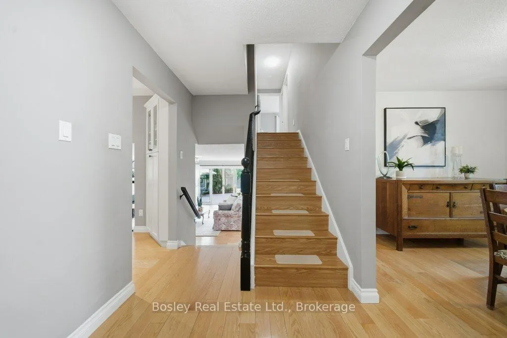 Photo 15 of 44 Windermere Court, Kitchener, Forest Heights — HOMEH