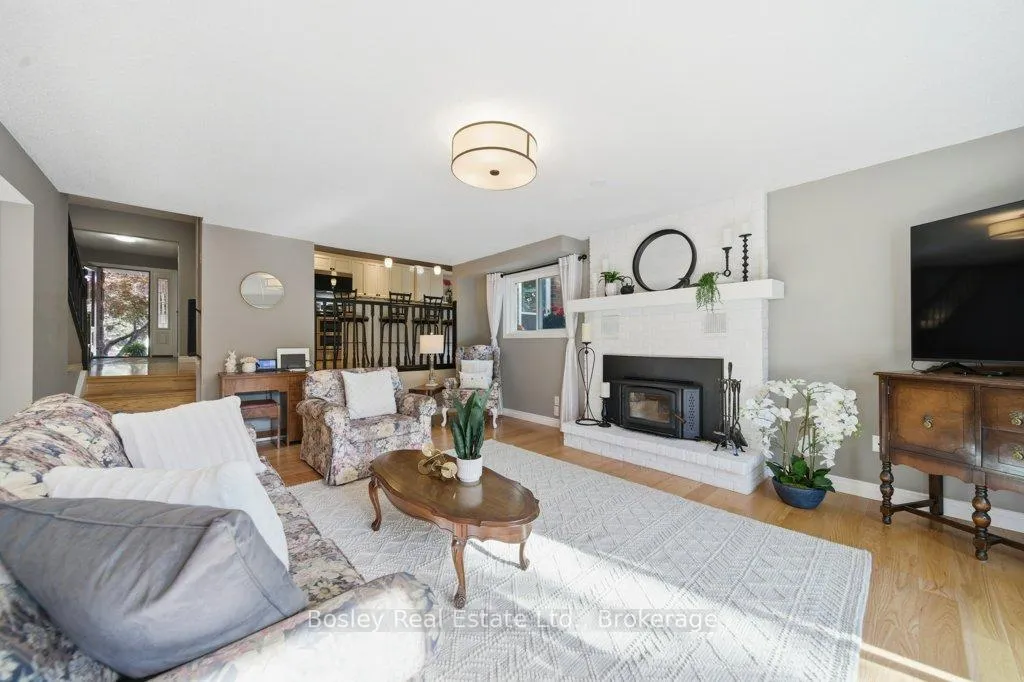 Photo 22 of 44 Windermere Court, Kitchener, Forest Heights — HOMEH