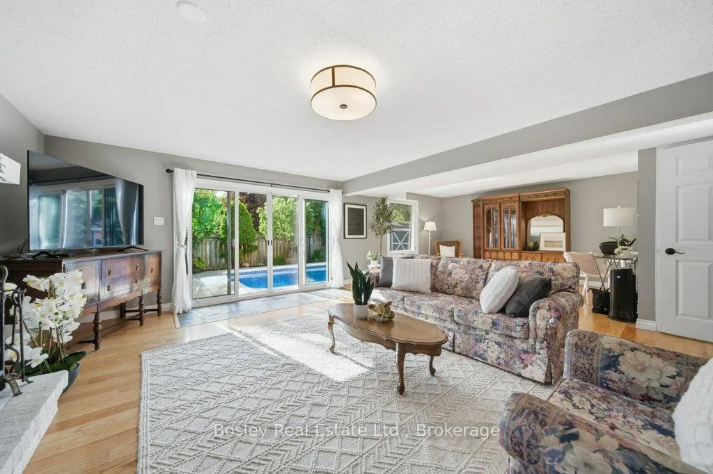 Photo 24 of 44 Windermere Court, Kitchener, Forest Heights — HOMEH