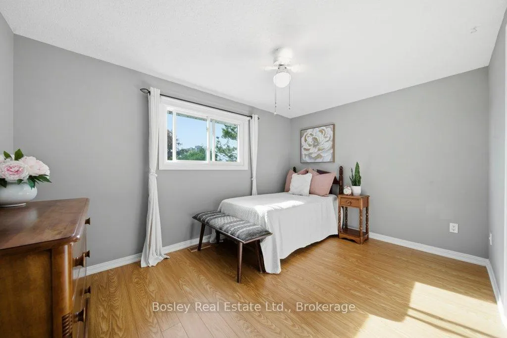 Photo 32 of 44 Windermere Court, Kitchener, Forest Heights — HOMEH
