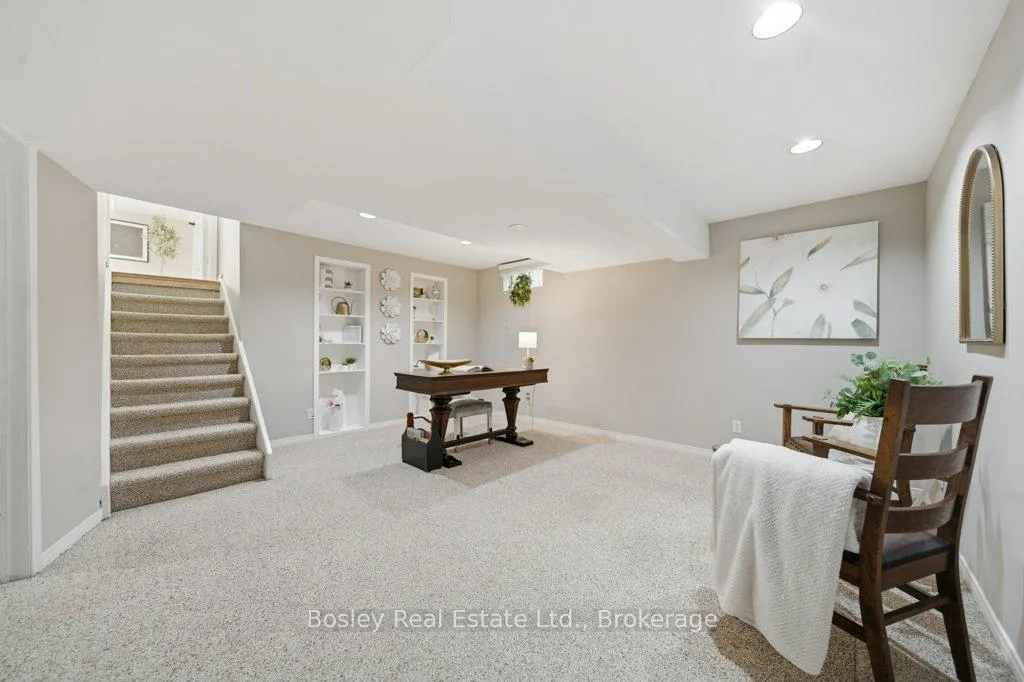 Photo 39 of 44 Windermere Court, Kitchener, Forest Heights — HOMEH