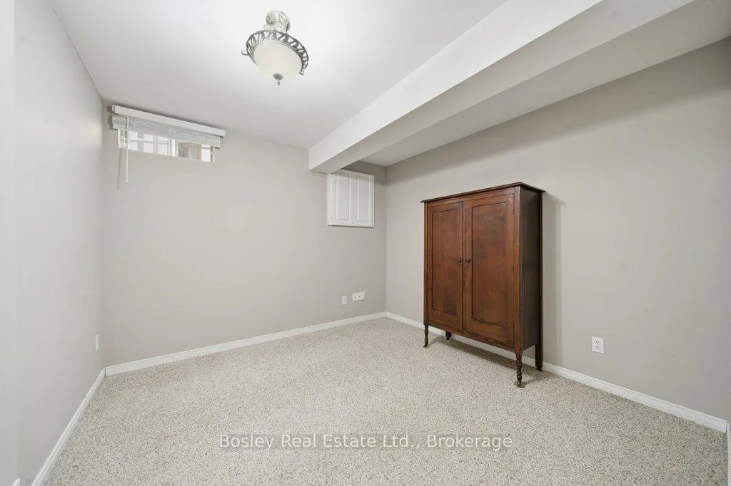 Photo 42 of 44 Windermere Court, Kitchener, Forest Heights — HOMEH