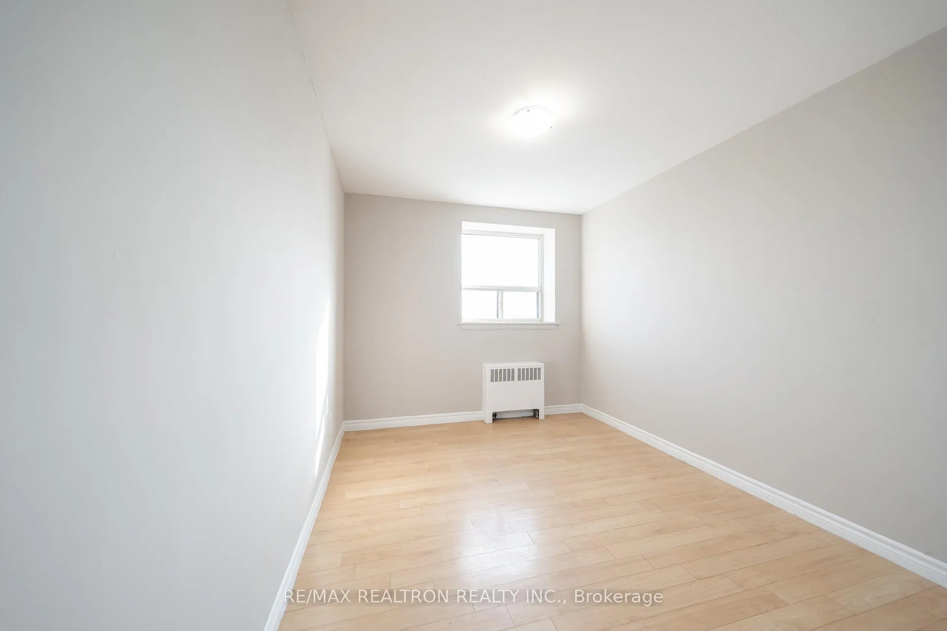 Photo 3 of Unit 432D, 468 Ottawa Street, Hamilton, Corktown — HOMEH