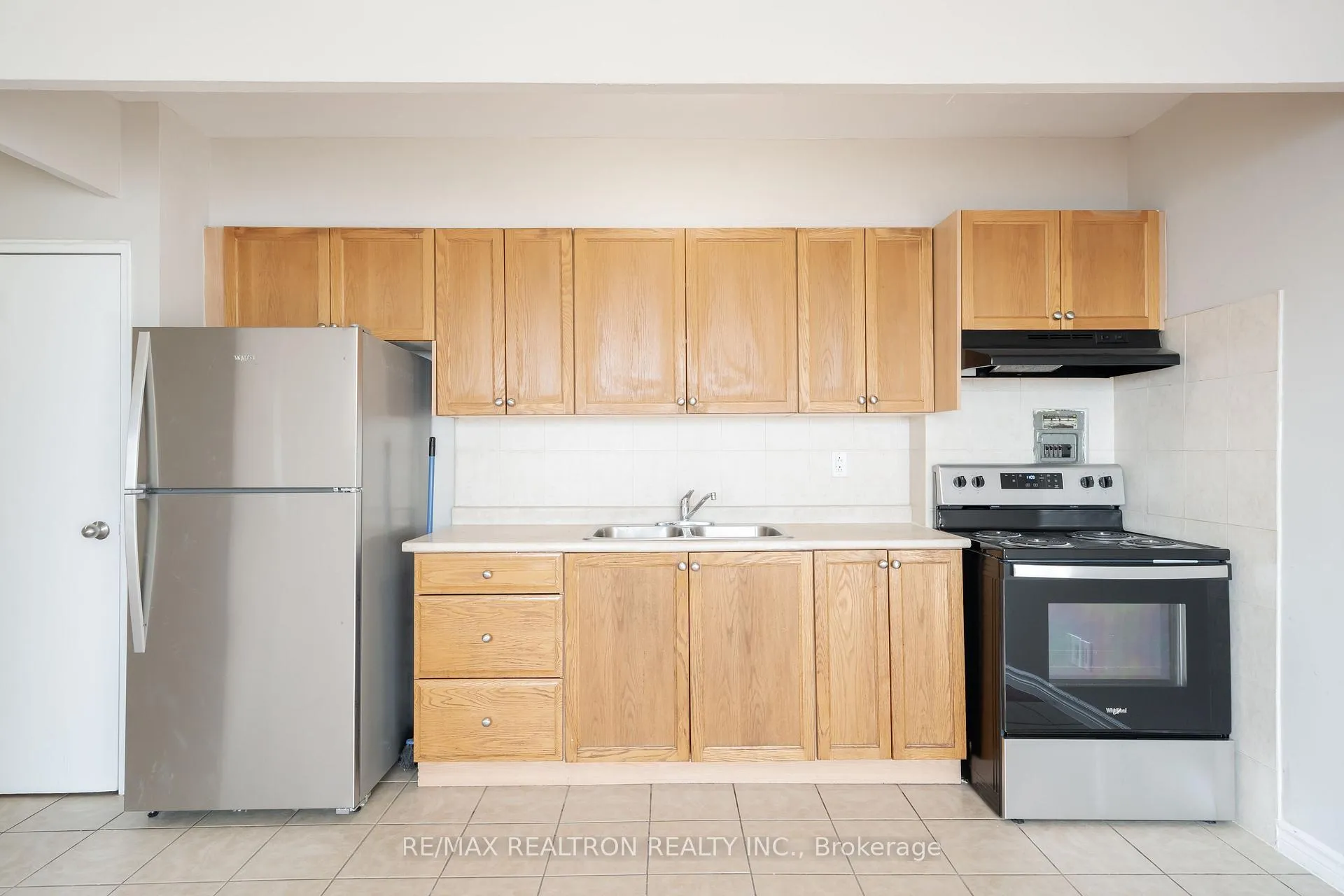 Photo 7 of Unit 432D, 468 Ottawa Street, Hamilton, Corktown — HOMEH