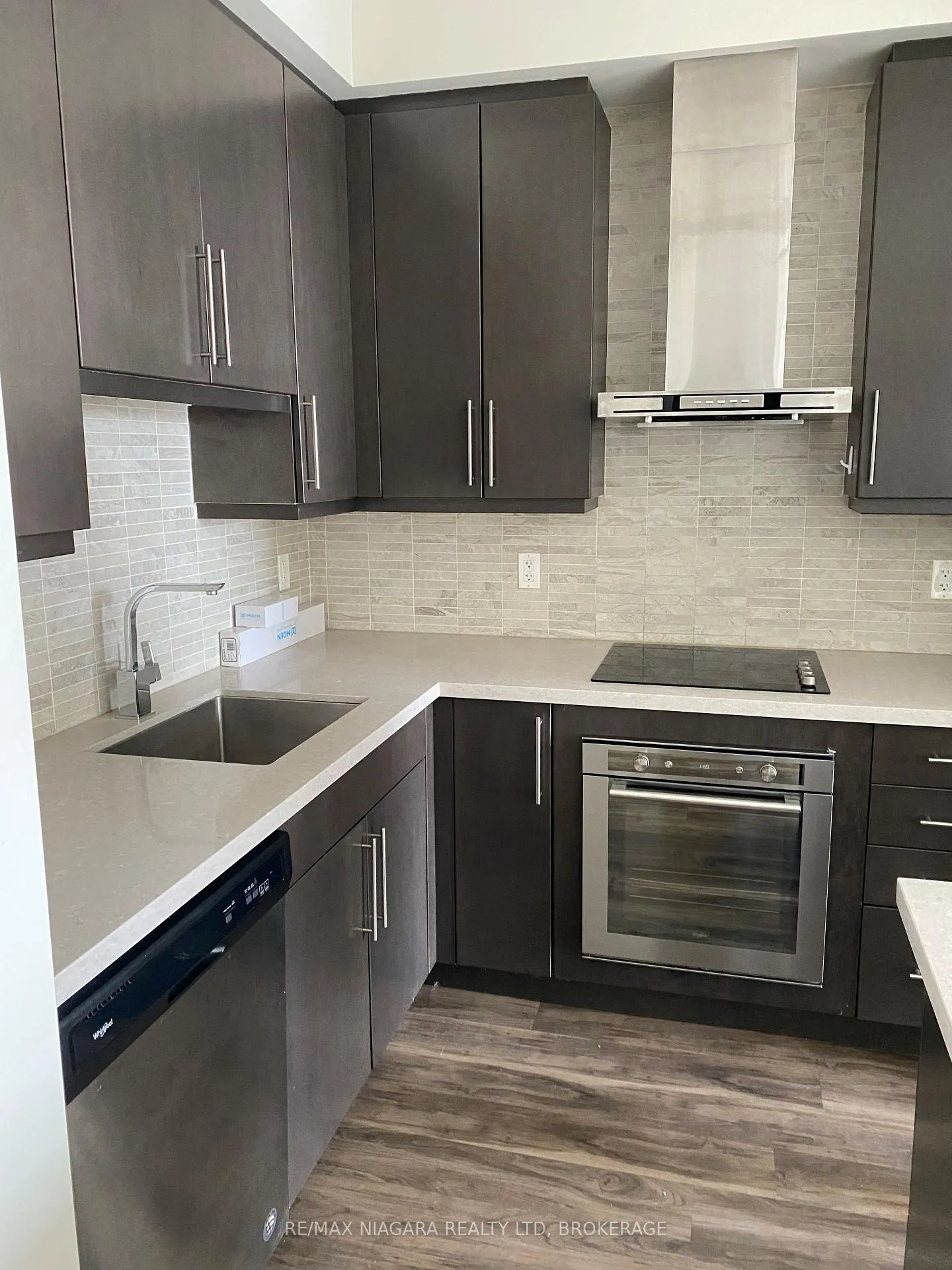 Photo 7 of Unit 2105, 2087 Fairview Street, Burlington, Freeman — HOMEH