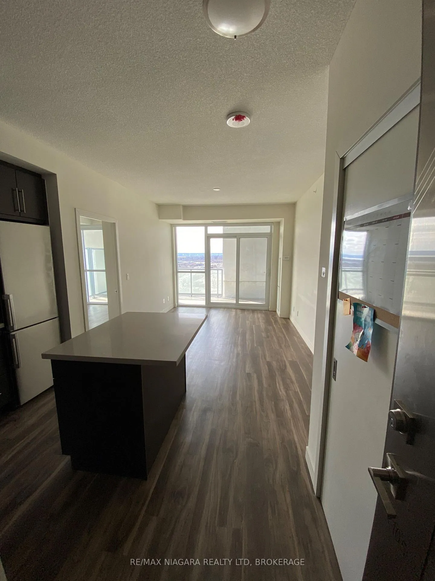 Photo 8 of Unit 2105, 2087 Fairview Street, Burlington, Freeman — HOMEH