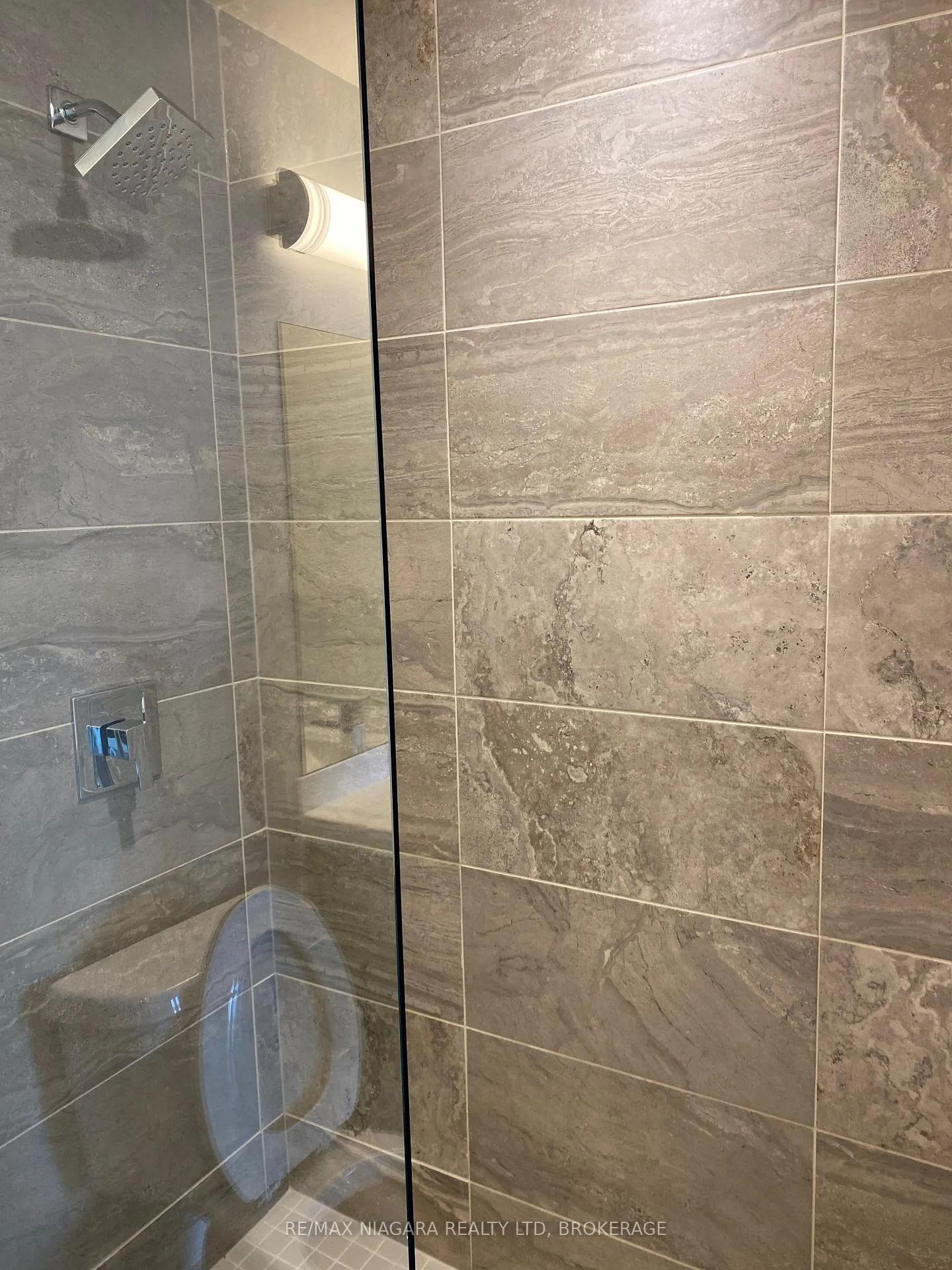 Photo 14 of Unit 2105, 2087 Fairview Street, Burlington, Freeman — HOMEH