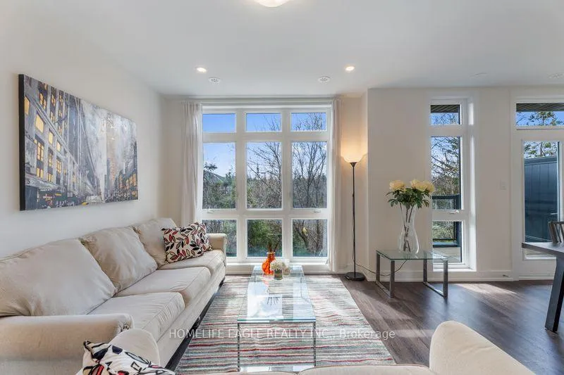 Photo 1 of Unit 16, 7 Phelps Lane, Richmond Hill, Oak Ridges — HOMEH