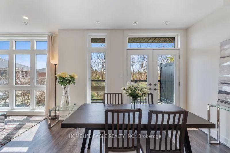 Photo 8 of Unit 16, 7 Phelps Lane, Richmond Hill, Oak Ridges — HOMEH