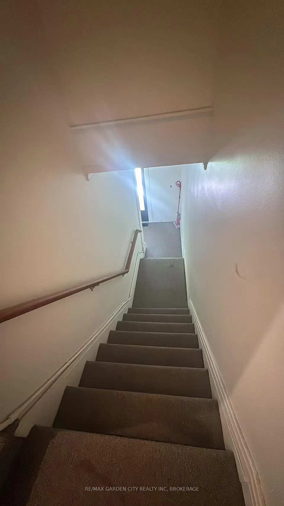 Photo 4 of Unit 2, 5 College Street, St. Catharines, Downtown — HOMEH