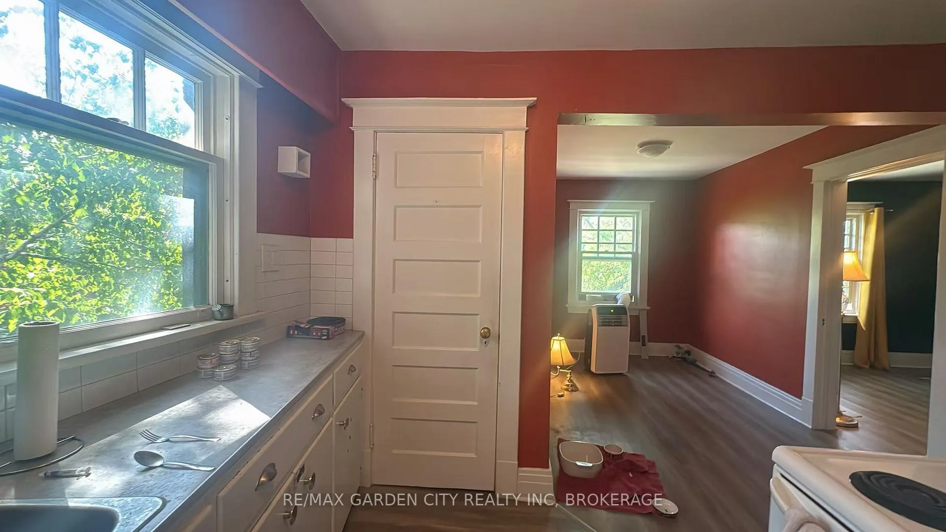 Photo 6 of Unit 2, 5 College Street, St. Catharines, Downtown — HOMEH
