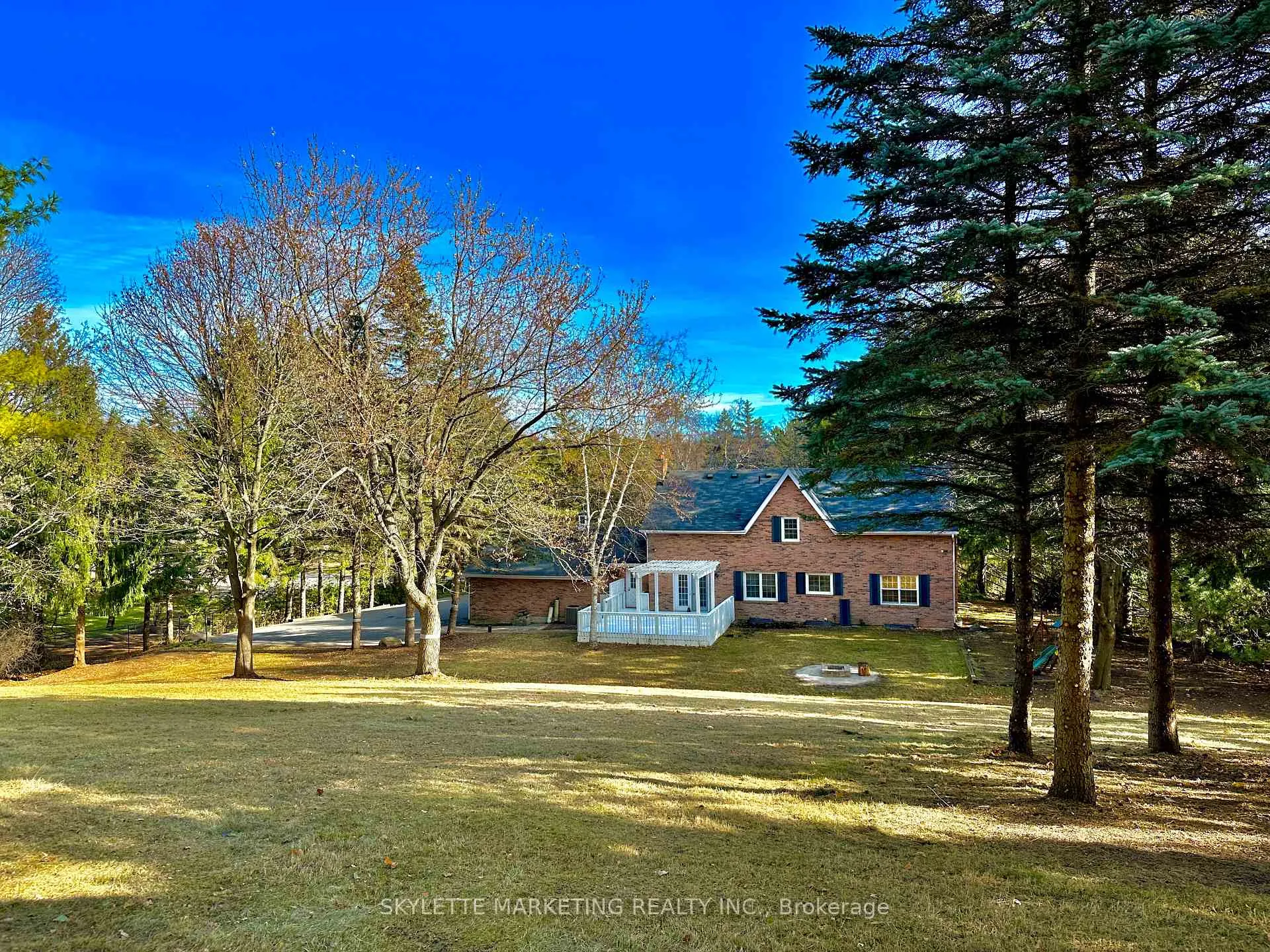 Photo 3 of 8 Blue Grass Drive, Aurora, Aurora Estates — HOMEH