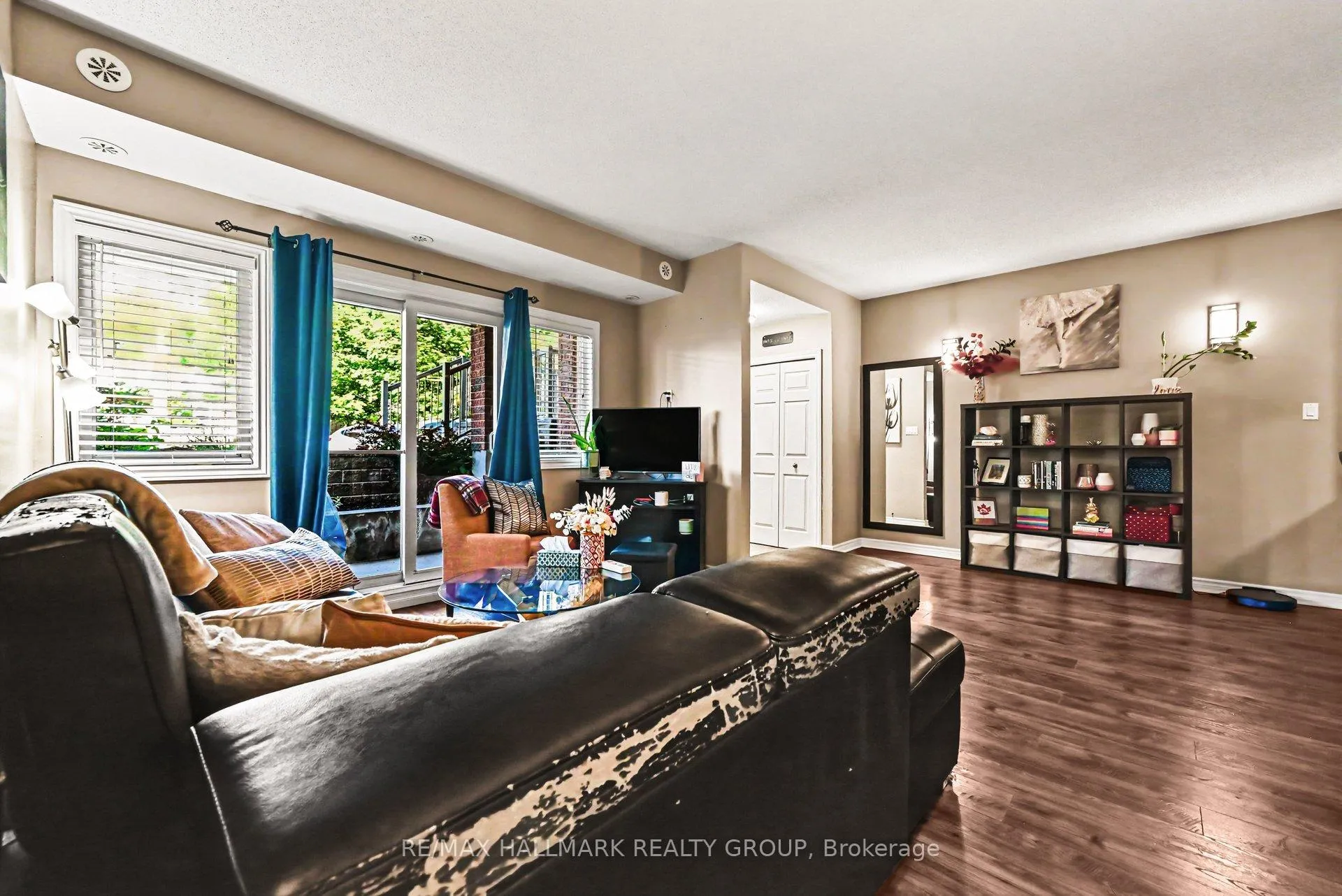 Photo 3 of 140 Mocha Private, Ottawa, Blossom Park/Kemp Park/Findlay Creek — HOMEH