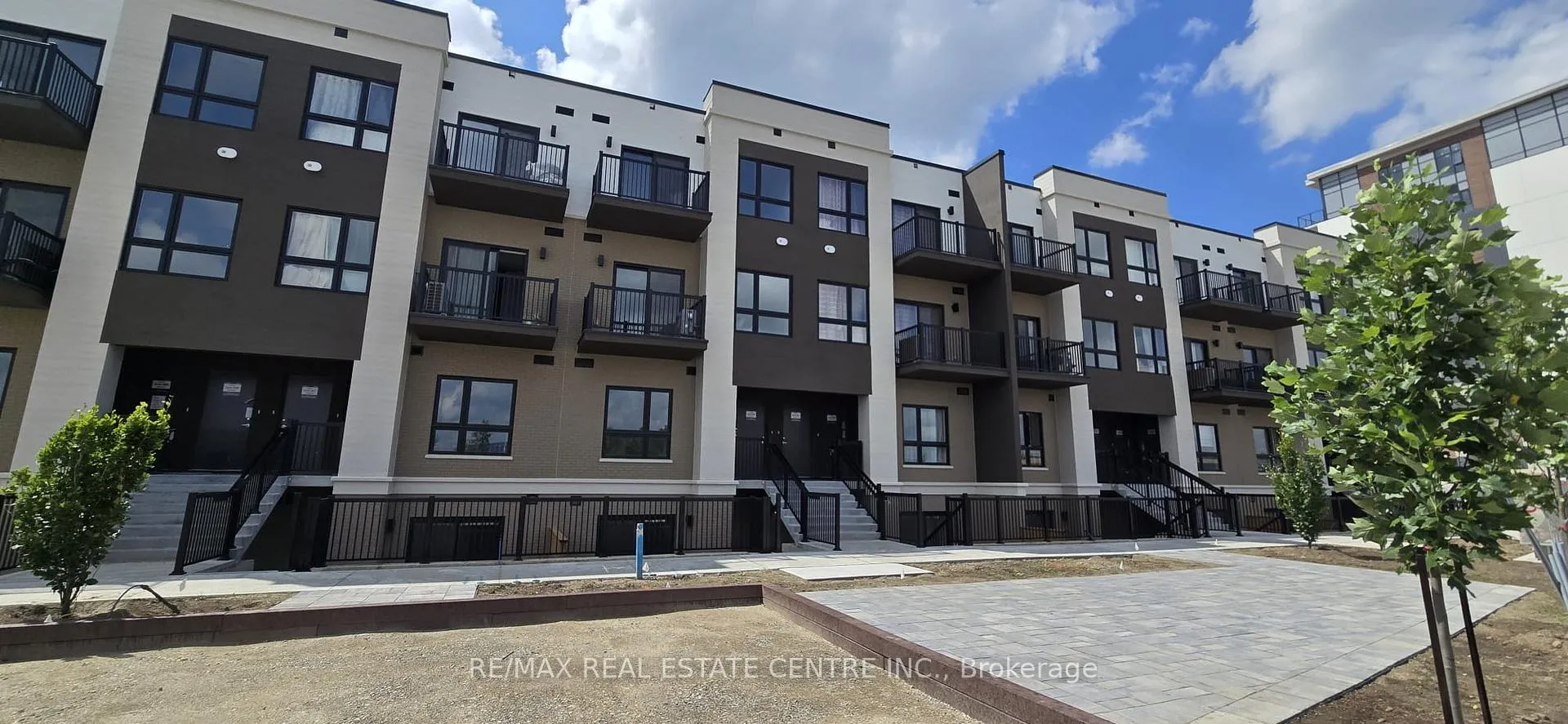 Photo 1 of Unit R-14, 25 Palace Street, Kitchener, Laurentian Hills — HOMEH