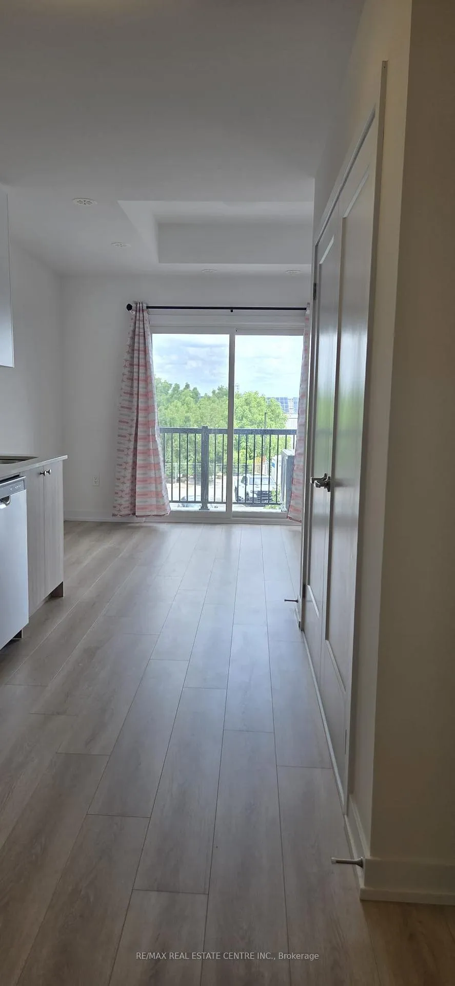Photo 5 of Unit R-14, 25 Palace Street, Kitchener, Laurentian Hills — HOMEH