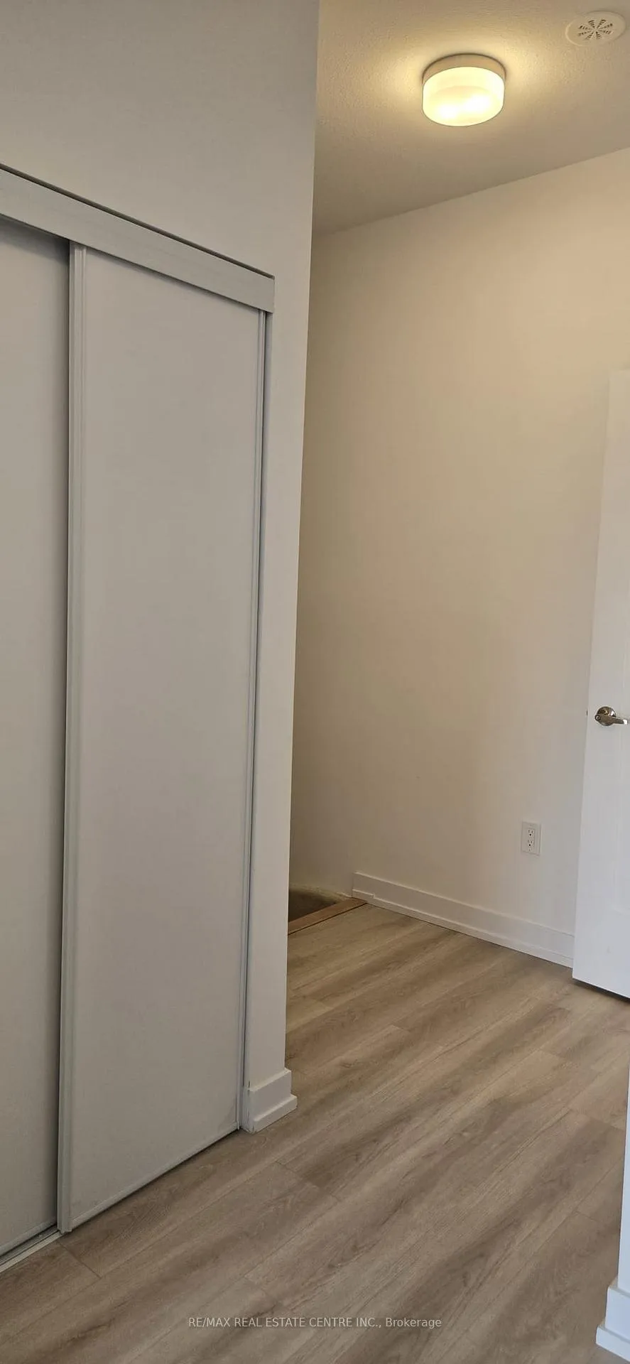 Photo 6 of Unit R-14, 25 Palace Street, Kitchener, Laurentian Hills — HOMEH