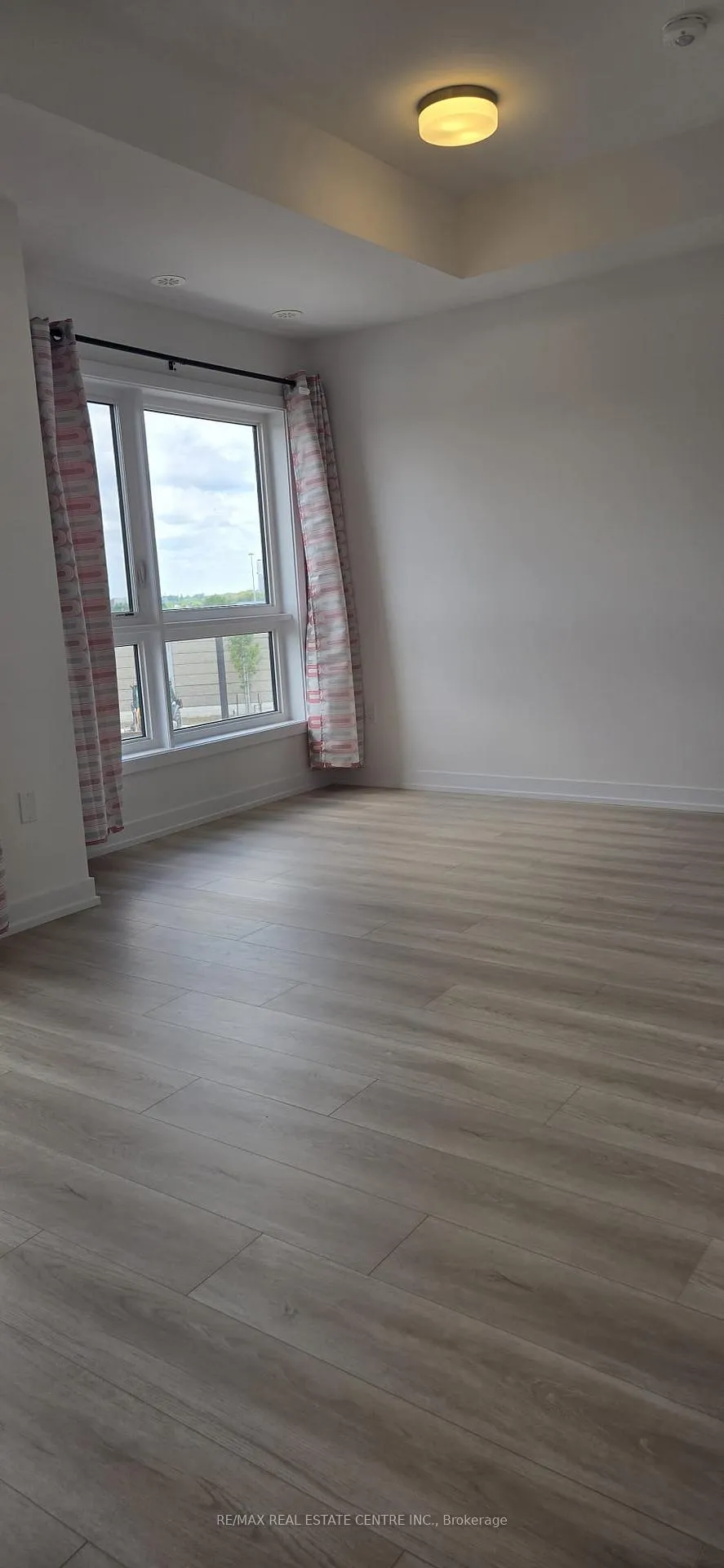 Photo 9 of Unit R-14, 25 Palace Street, Kitchener, Laurentian Hills — HOMEH