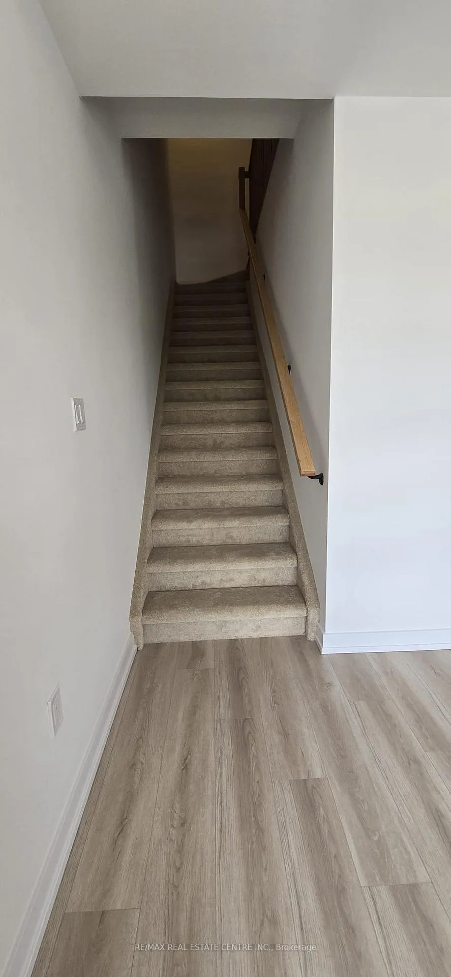 Photo 17 of Unit R-14, 25 Palace Street, Kitchener, Laurentian Hills — HOMEH