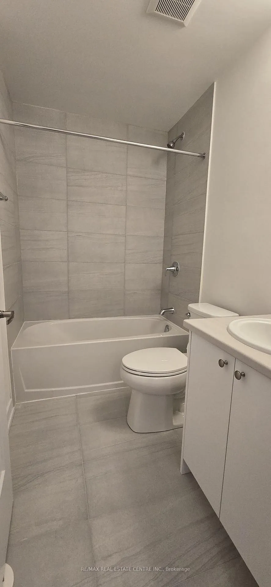 Photo 18 of Unit R-14, 25 Palace Street, Kitchener, Laurentian Hills — HOMEH