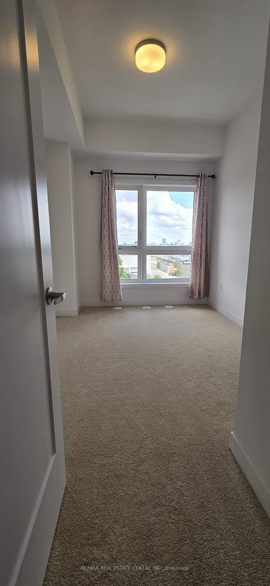 Photo 19 of Unit R-14, 25 Palace Street, Kitchener, Laurentian Hills — HOMEH