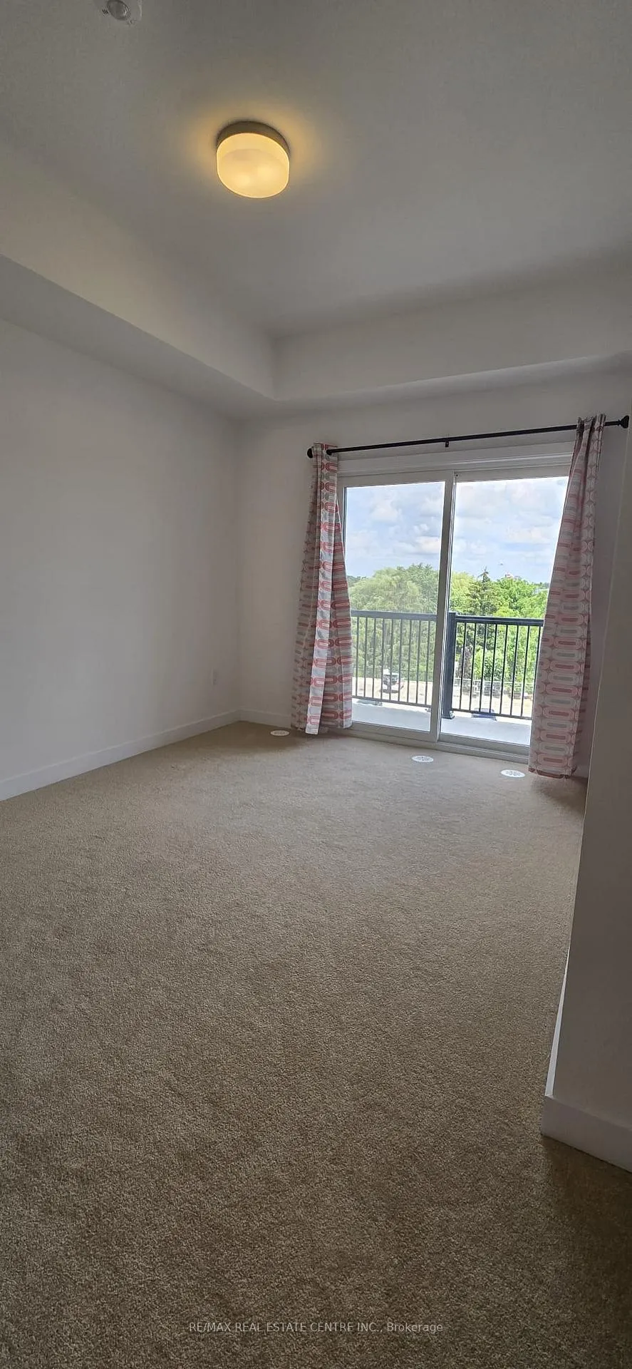 Photo 22 of Unit R-14, 25 Palace Street, Kitchener, Laurentian Hills — HOMEH