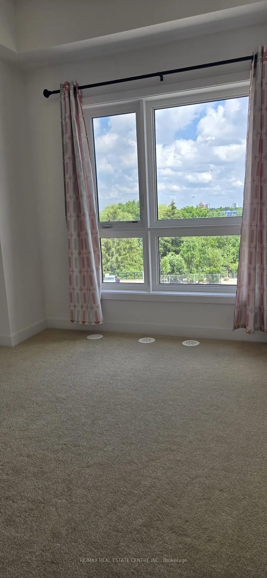 Photo 27 of Unit R-14, 25 Palace Street, Kitchener, Laurentian Hills — HOMEH