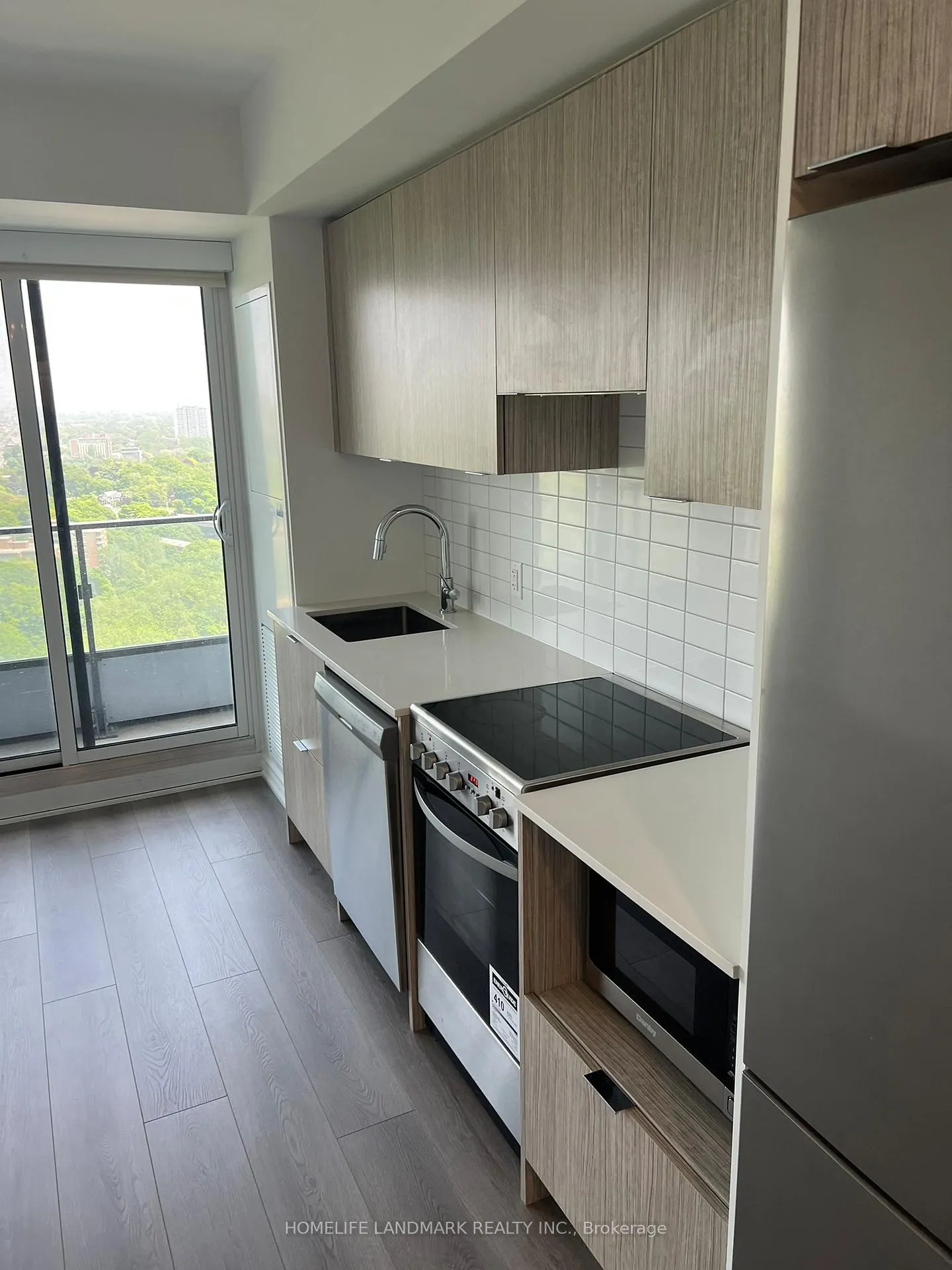 Photo 1 of Unit 8, 395 Bloor Street E, Toronto, North St. James Town — HOMEH
