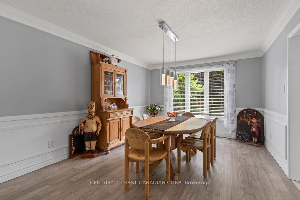 Photo 10 of 1677 Phillbrook Crescent, London, North B — HOMEH