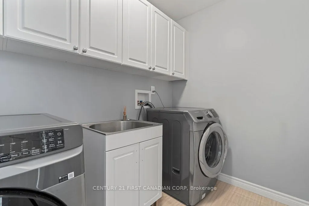 Photo 12 of 1677 Phillbrook Crescent, London, North B — HOMEH