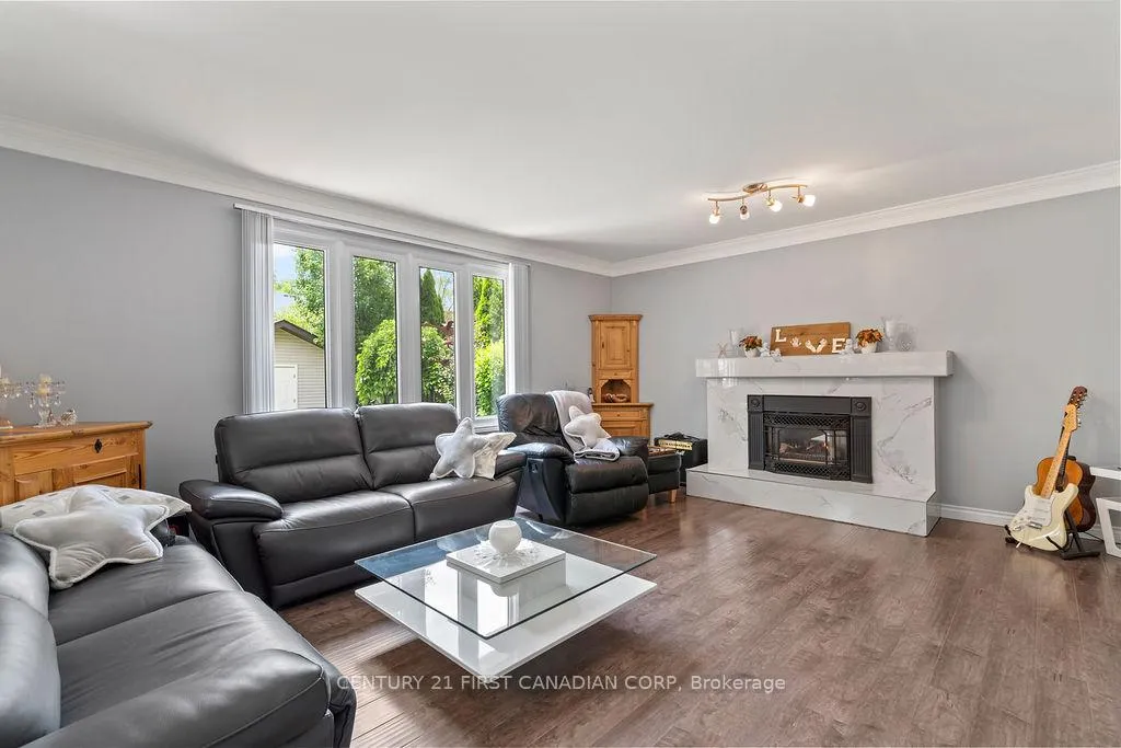 Photo 14 of 1677 Phillbrook Crescent, London, North B — HOMEH