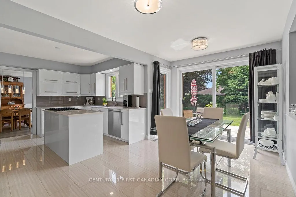 Photo 15 of 1677 Phillbrook Crescent, London, North B — HOMEH